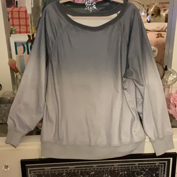 Gradient Gray Women's Top - Picture 2 of 5